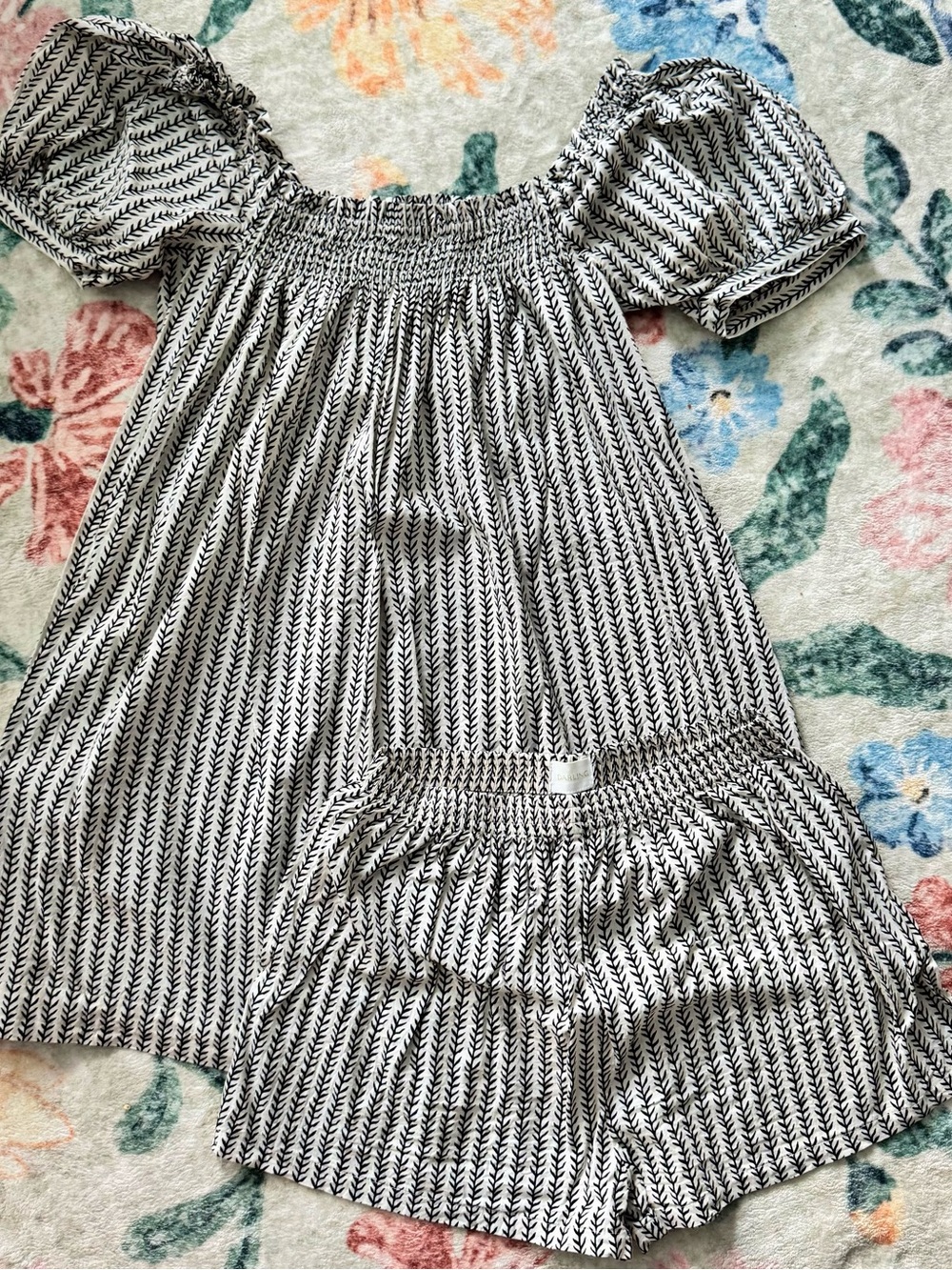 Darling Loungewear Black & White Leaf-Print Sweet Short Set